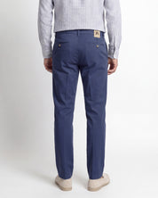 Pantalone chinos con pences  in cotone