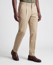 Pantalone chinos con pences  in cotone