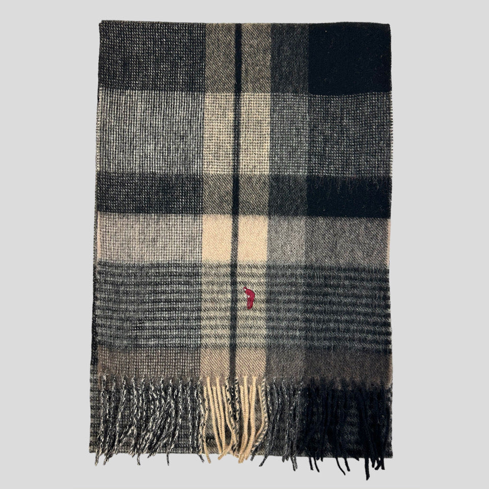 Tartan's woolen scarfs