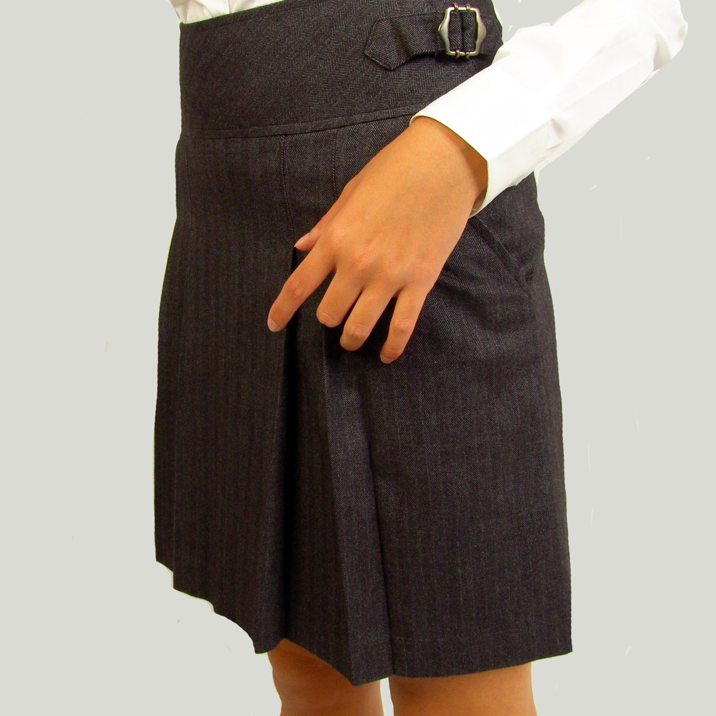 Women's Skirt with pleats and pockets