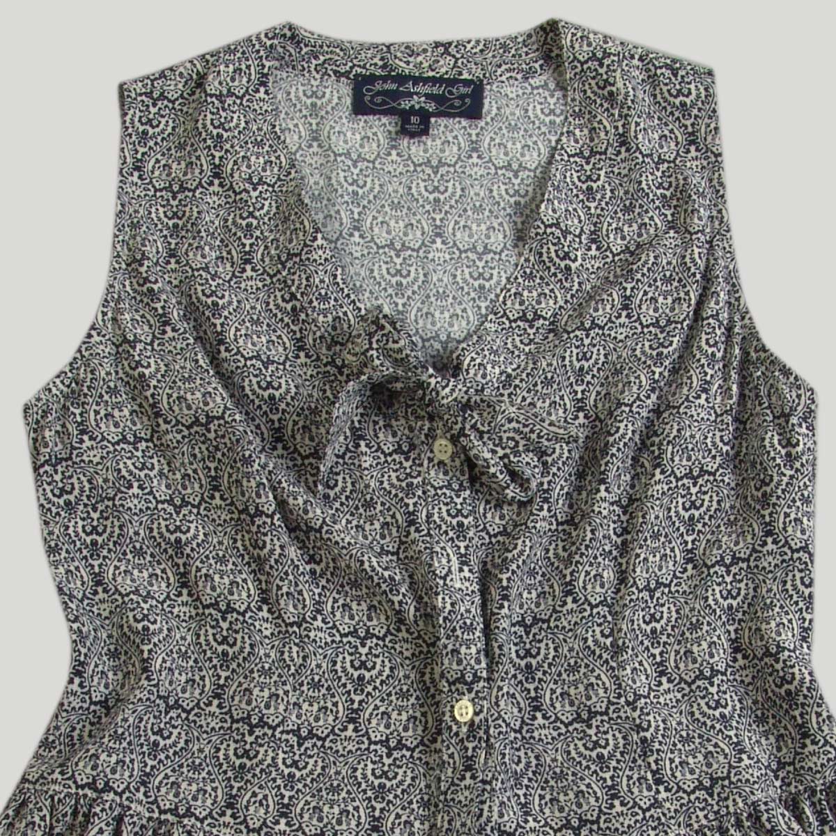 Sleeveless Blouse for Woman